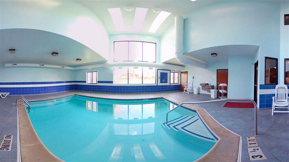 Comfort Suites Detroit/Уоррен Экстерьер фото