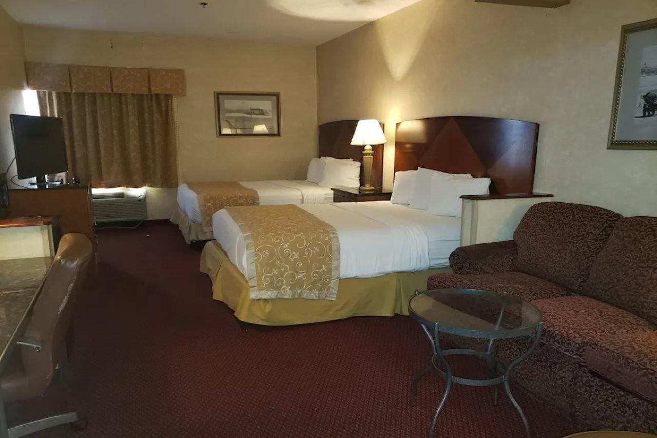 Comfort Suites Detroit/Уоррен Экстерьер фото